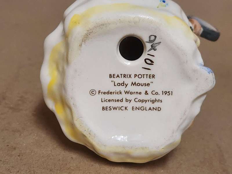 BEATRIX POTTER'S LADY MOUSE  FIGURINE BY BESWICK