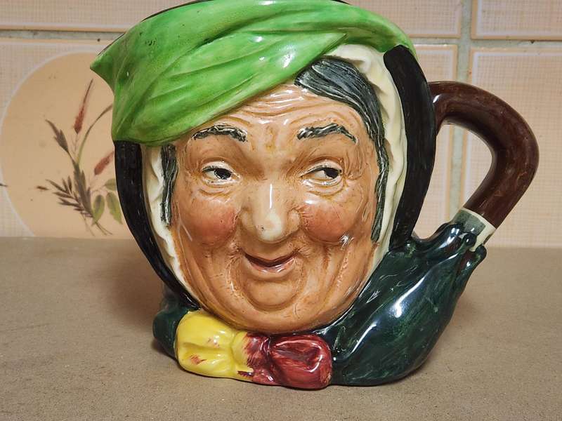 ROYAL DOULTON LARGE SAIREY GAMP CHARACTER JUG