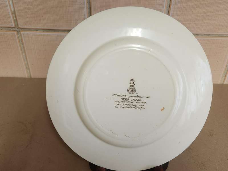 VINTAGE ROYAL DOULTON VOORTREKKER EEUFEES COMMEMORATIVE PLATE