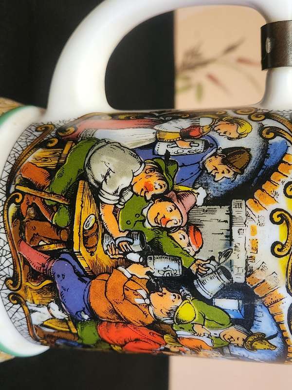 ORIGINAL BMF BIERSEIDEL MILK GLASS MUSICAL BEERSTEIN