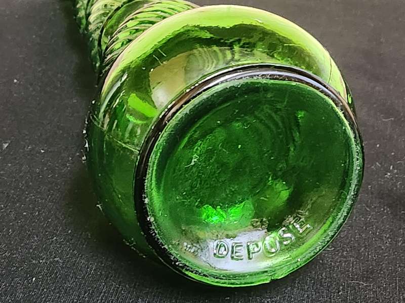VINTAGE ITALIAN DEPOSE EMERALD GREEN TWIST SNAKE SPIRAL GENIE BOTTLE