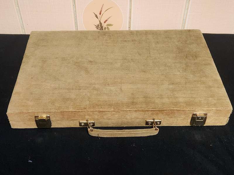 BACKGAMMON SET IN A CORDUROY BOUND CASE WITH FELT LINING