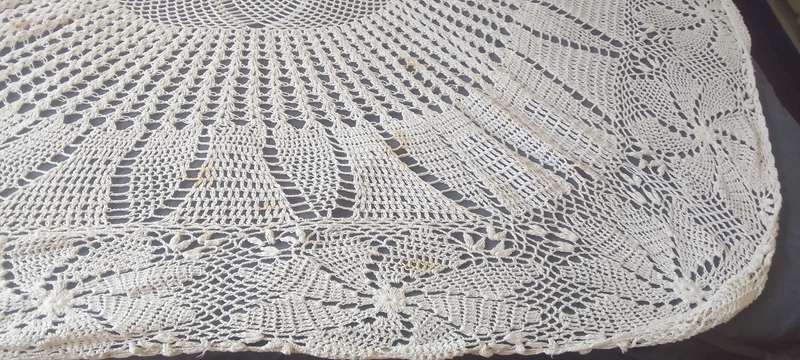 ONLY FOR BUYER G2K - Stunning Vintage Crochet  Round Table Cloth - 200cm
