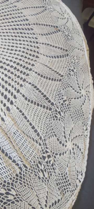 ONLY FOR BUYER G2K - Stunning Vintage Crochet  Round Table Cloth - 200cm