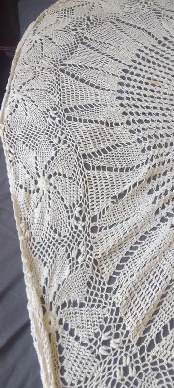 ONLY FOR BUYER G2K - Stunning Vintage Crochet  Round Table Cloth - 200cm