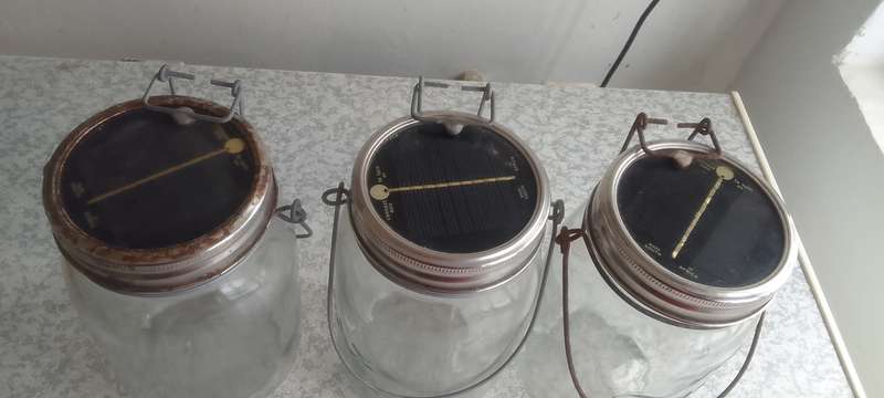 3 x SOLAR  CONSOL JAR LIGHT