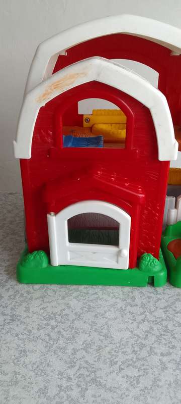 ONLY FOR BUYER G2K -  Fisher Price  - Little People Farm Little People Barn