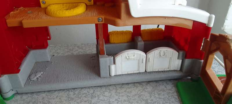 ONLY FOR BUYER G2K -  Fisher Price  - Little People Farm Little People Barn
