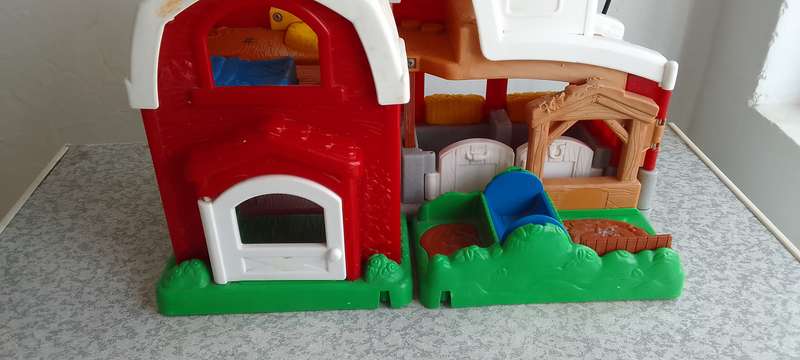 ONLY FOR BUYER G2K -  Fisher Price  - Little People Farm Little People Barn