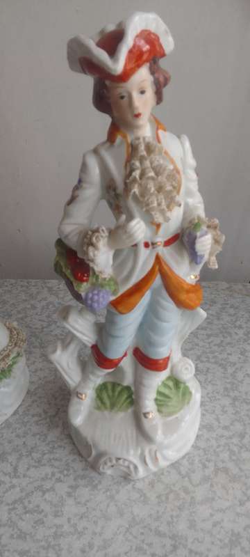 Large  Victorian Couple  Figurines - 30 and 33cm In Height