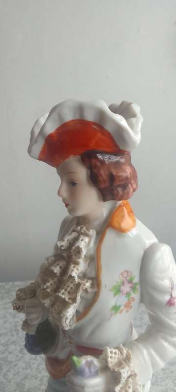 Large  Victorian Couple  Figurines - 30 and 33cm In Height