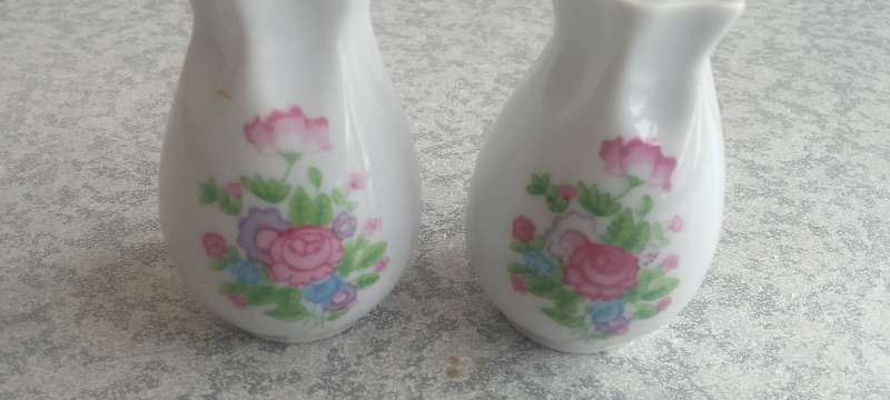 Vintage Floral Ceramic Salt & Pepper Shaker Set