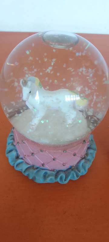 2 x SNOW Globes