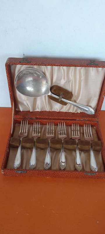 EPNS Made in England Fork Set In Box