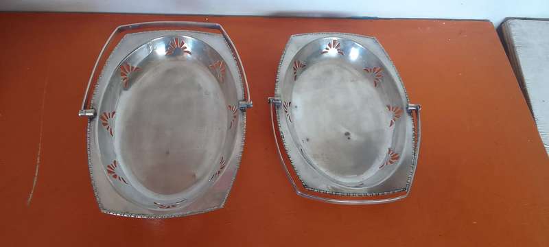4 x Vintage Silver Plated Presentation Dishes