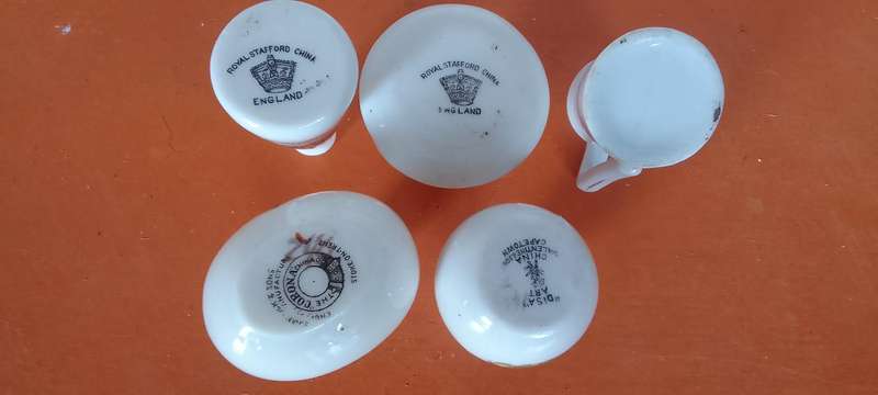 A Huge Collection Of Golden Oldies - Crested China