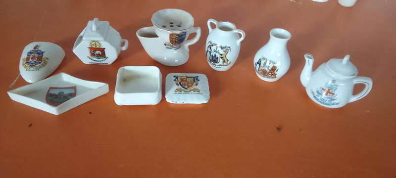 A Huge Collection Of Golden Oldies - Crested China