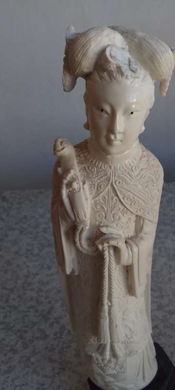 Chinese Carved   Figurines