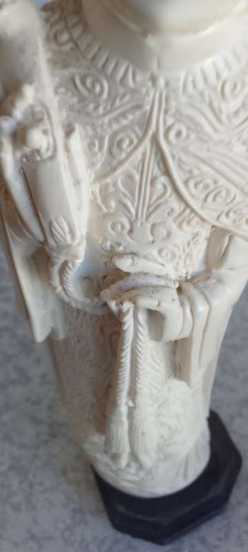 Chinese Carved   Figurines