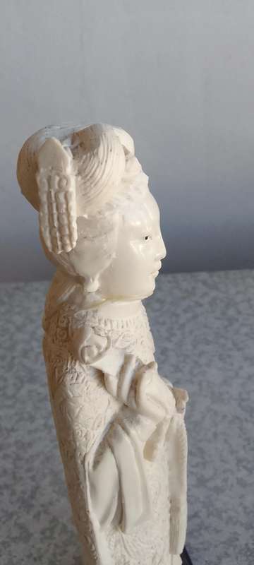 Chinese Carved   Figurines