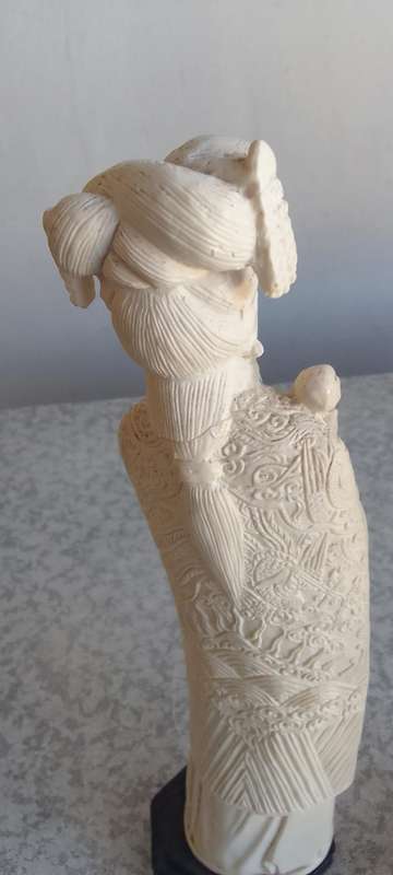 Chinese Carved   Figurines