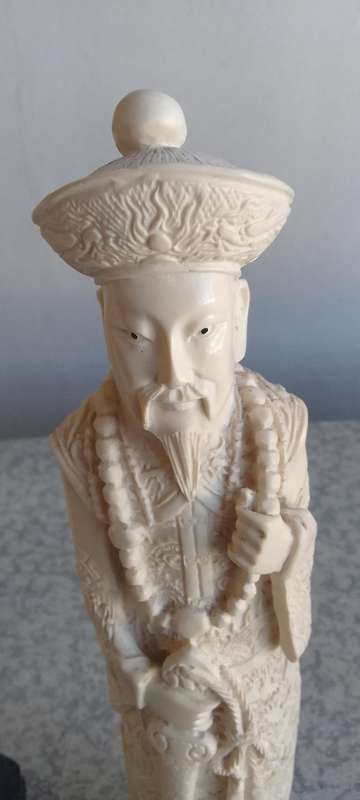 Chinese Carved   Figurines