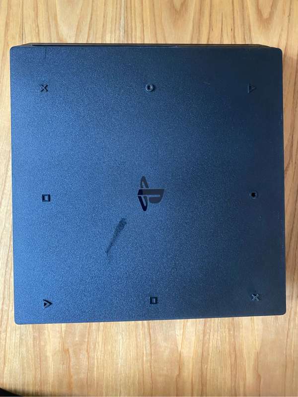 PS4 Pro 1Tb with 1 gen 2 dual shock 4 + cooling fan and usb expansion
