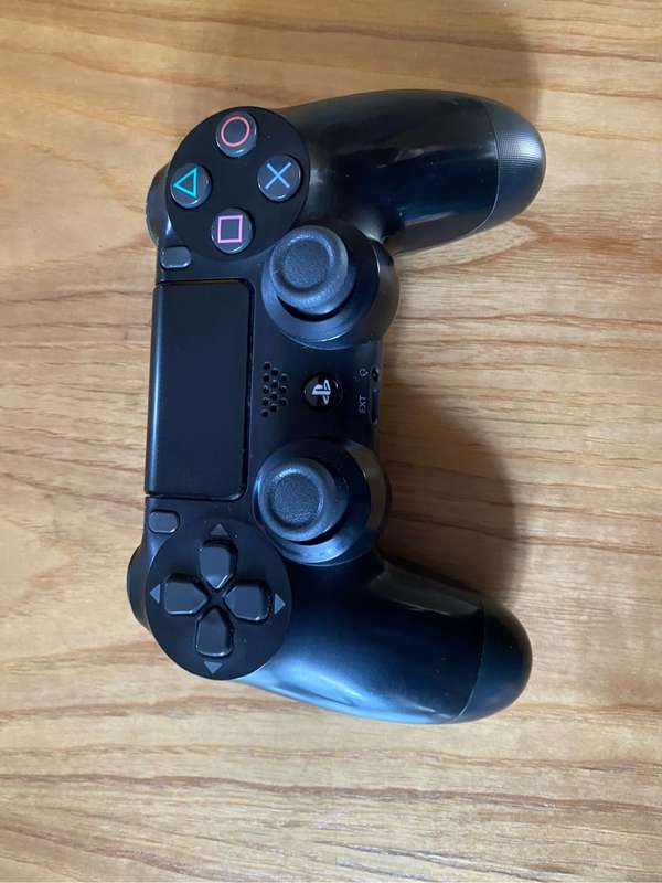 PS4 Pro 1Tb with 1 gen 2 dual shock 4 + cooling fan and usb expansion