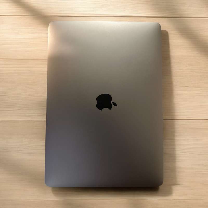 MACBOOK PRO 2017 CORE I5 8GB RAM 500GBSSD NEW BATTERY PLEASE READ