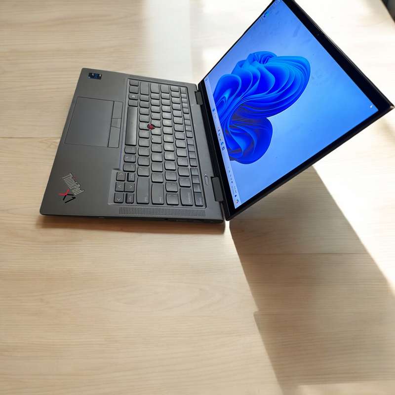 Lenovo ThinkPad X1 Yoga Gen 6 Notebook PC  Core i7-1165G7 / 14.0 WQUXGA Touch / 16GB RAM / 1TB SSD