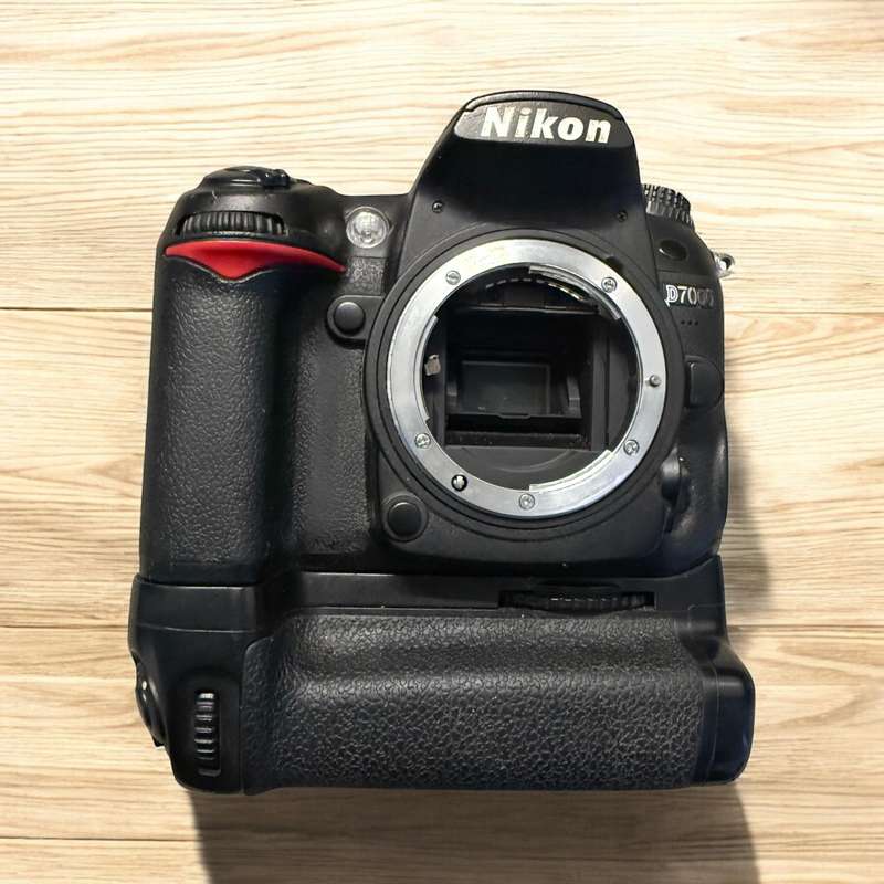 Nikkon D7000 Slr Camera with Sigma 17-70mm 1 :2.8-4 Macro Hsm
