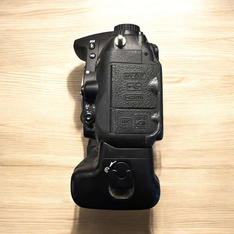 Nikkon D7000 Slr Camera with Sigma 17-70mm 1 :2.8-4 Macro Hsm