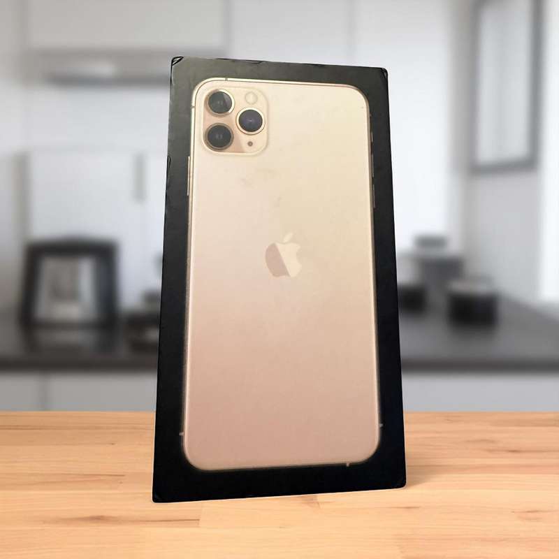 I phone 11 pro max 256gb 84% batt health mint condition