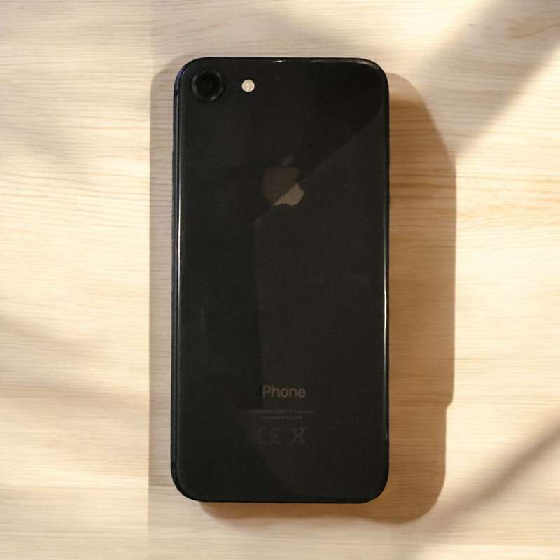 I PHONE 8 64GB 83% BATT HEALTH MINT