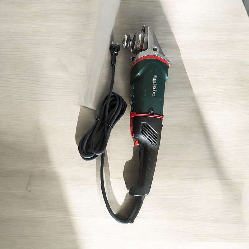 Metabo W 26-230 MVT 230mm Angle Grinder 2600W 606474000 New