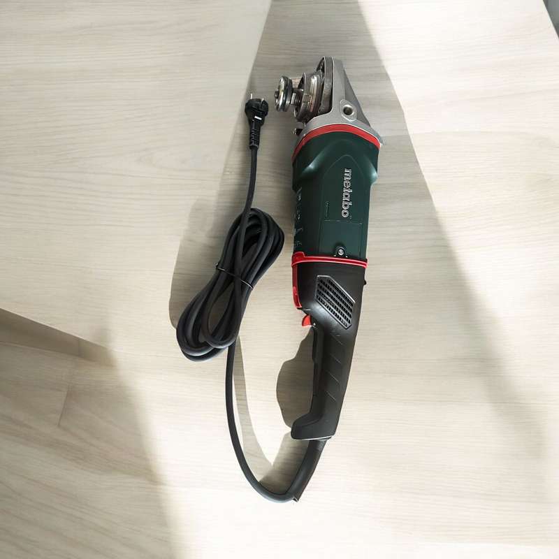 Metabo W 26-230 MVT 230mm Angle Grinder 2600W 606474000 New