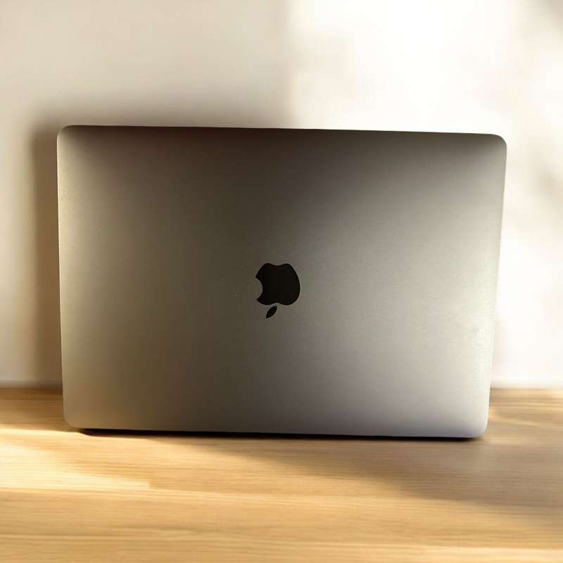 MACBOOK AIR  M1 CHIP 2020 8GB RAM 512GB SSD