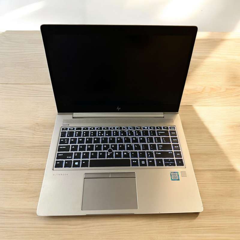 HP EliteBook 840 G5  8th Gen i5-8350U@1.6GHz, 8GB RAM, 256GB SSD,UHD GRAPHICS 620 FHD Display LTE