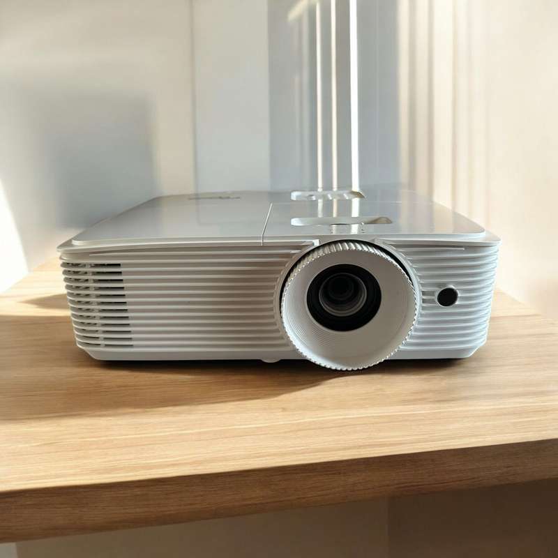 Optoma HD27e DLP Projector 3700 Lumens Mint Condition