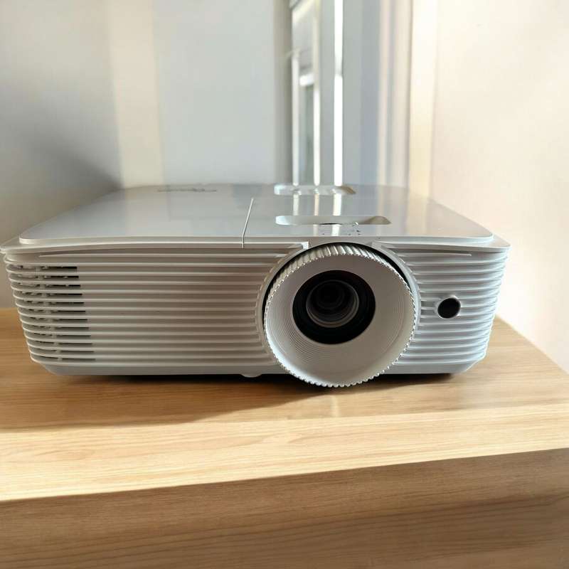 Optoma HD27e DLP Projector 3700 Lumens Mint Condition