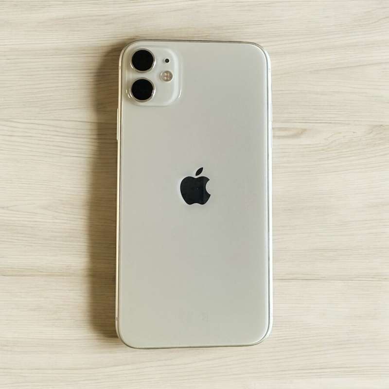 I PHONE 11 64GB 73% BATTERY