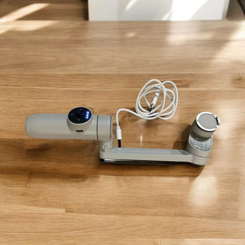 Insta360 Flow Pro - AI-Powered Gimbal Stabilizer for Smartphone, Apple DockKit Enabled.