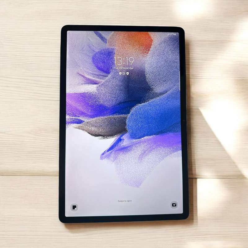 Samsung Galaxy Tab S7 FE 5G 128GB - Mystic Black mint new condition With Keyboard and S Pen