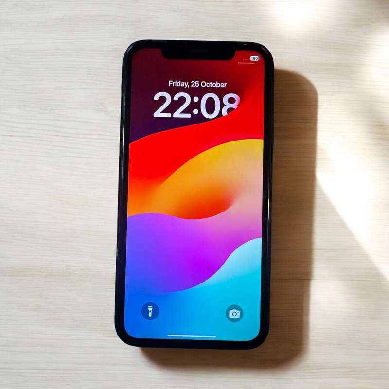i PHONE XR 64GB MINT CONDITION  87% BATT HEALTH
