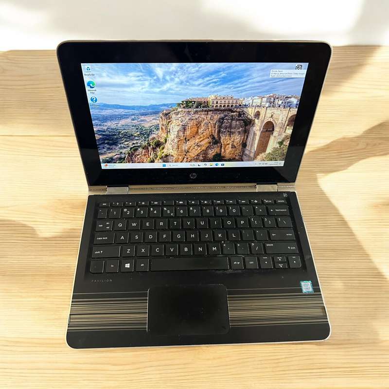 Hp Pavillion X360 Convertible Touch Screen i3 7th Gen Please Read