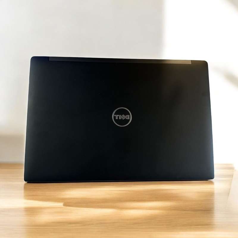 Dell Latitude 7480  Intel i7-7600U@2.8GHz, 16GB RAM, 512GB SSD, FHD Display LTE Mint