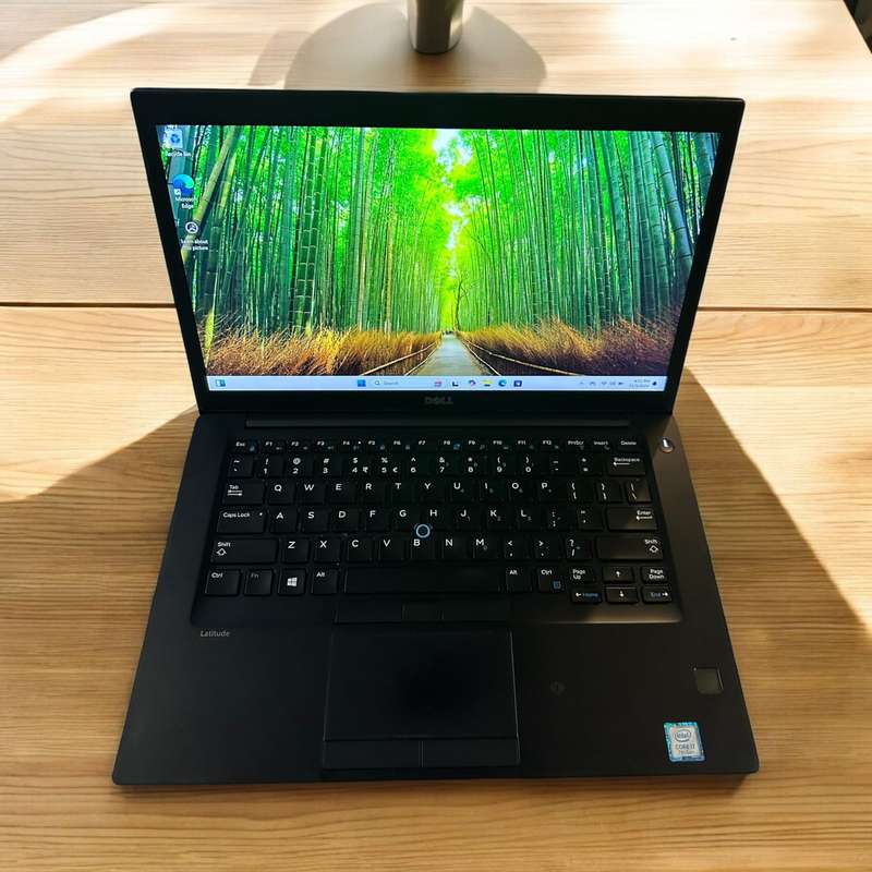 Dell Latitude 7480  Intel i7-7600U@2.8GHz, 16GB RAM, 512GB SSD, FHD Display LTE Mint