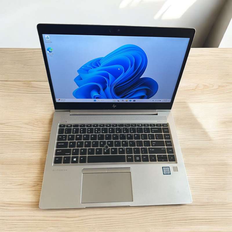 HP EliteBook 840 G6  8th Gen i5-8265U@1.8GHz, 8GB RAM, 256GB SSD FHD Display LTE Mint Condition.