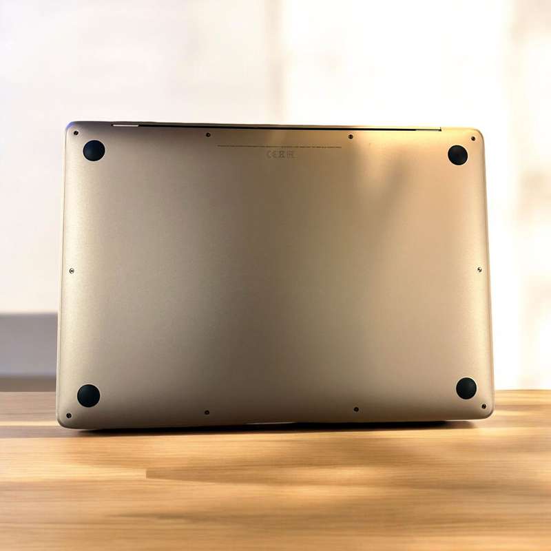 MACBOOK AIR  M1 CHIP 2020 8GB RAM 251GB SSD