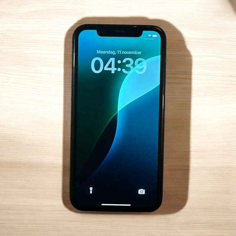 I PHONE 11 64GB 75% BATTERY MINT